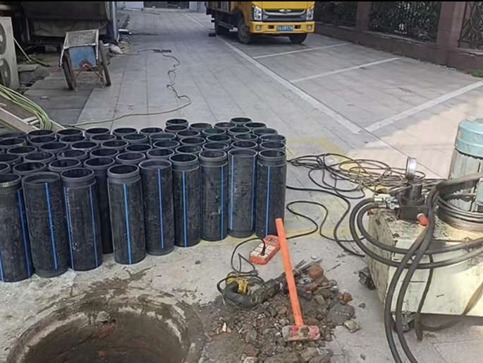 细河PE置换管厂家 DN315置换管 非开挖管短管置换